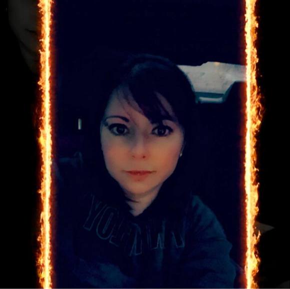 Meet your Posher, Tabatha - Picture 1 of 1